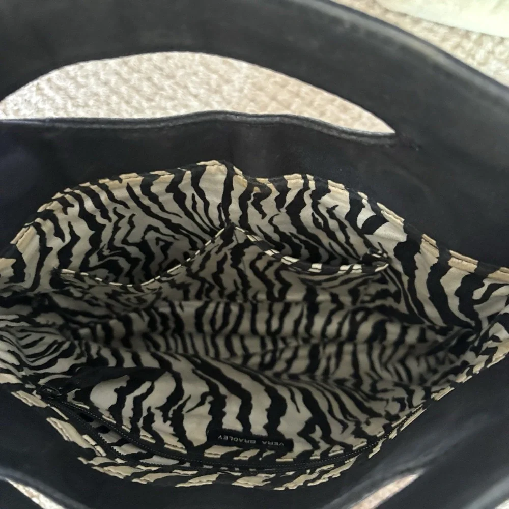 VERA BRADLEY BLACK CROSSBODY BAG PURSE - QUILTED
